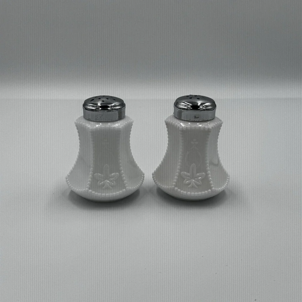 Fenton Milk Glass Flower Panel Salt & Pepper Set Shakers Vintage EUC